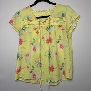 Adorable floral top by Mine sz large